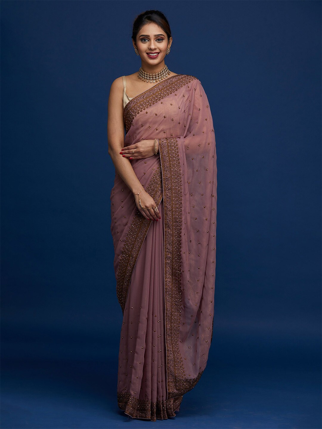 

Koskii Lavender & Gold-Toned Floral Embroidered Saree