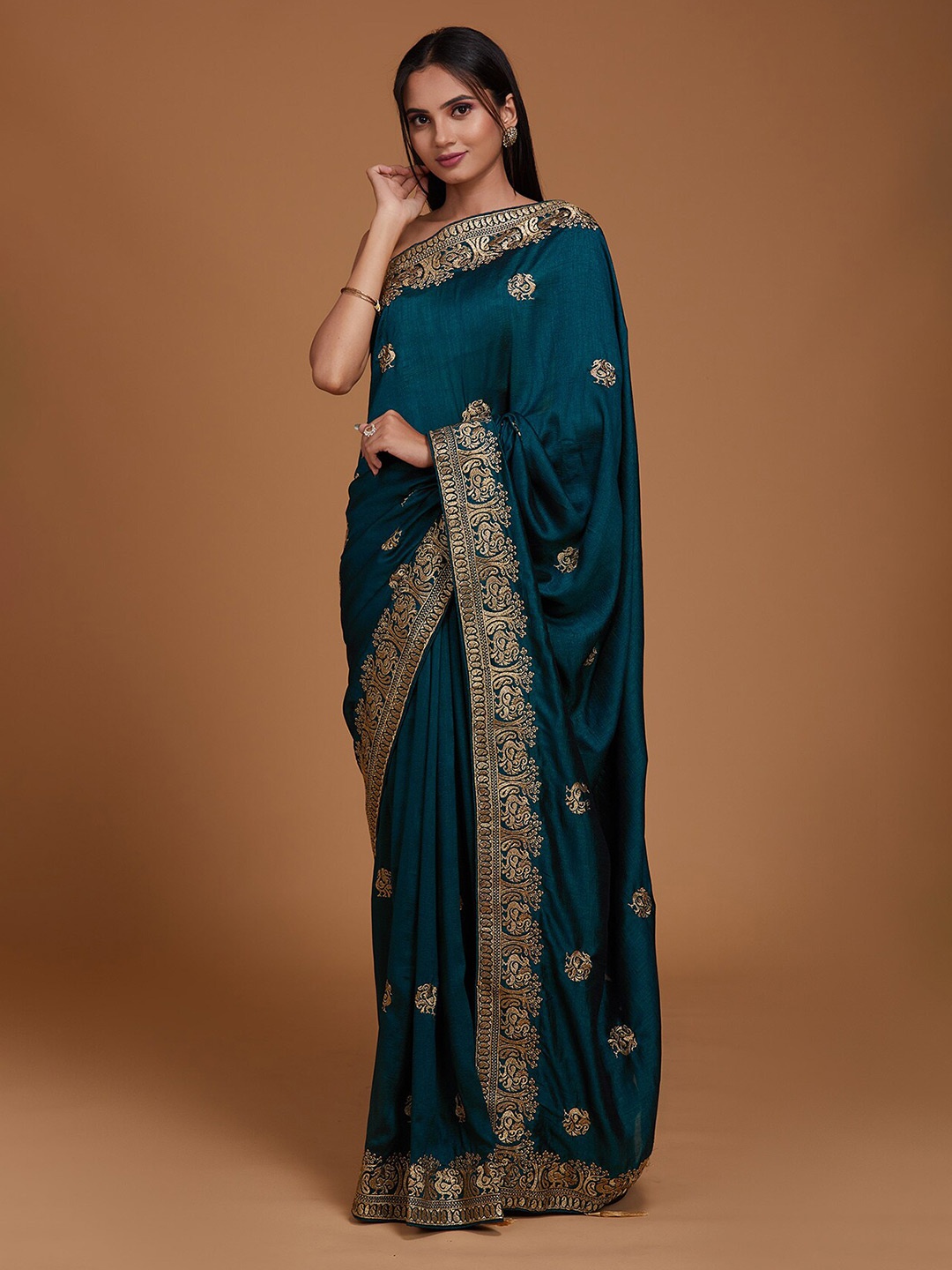 

Koskii Blue & Gold-Toned Floral Embroidered Art Silk Saree