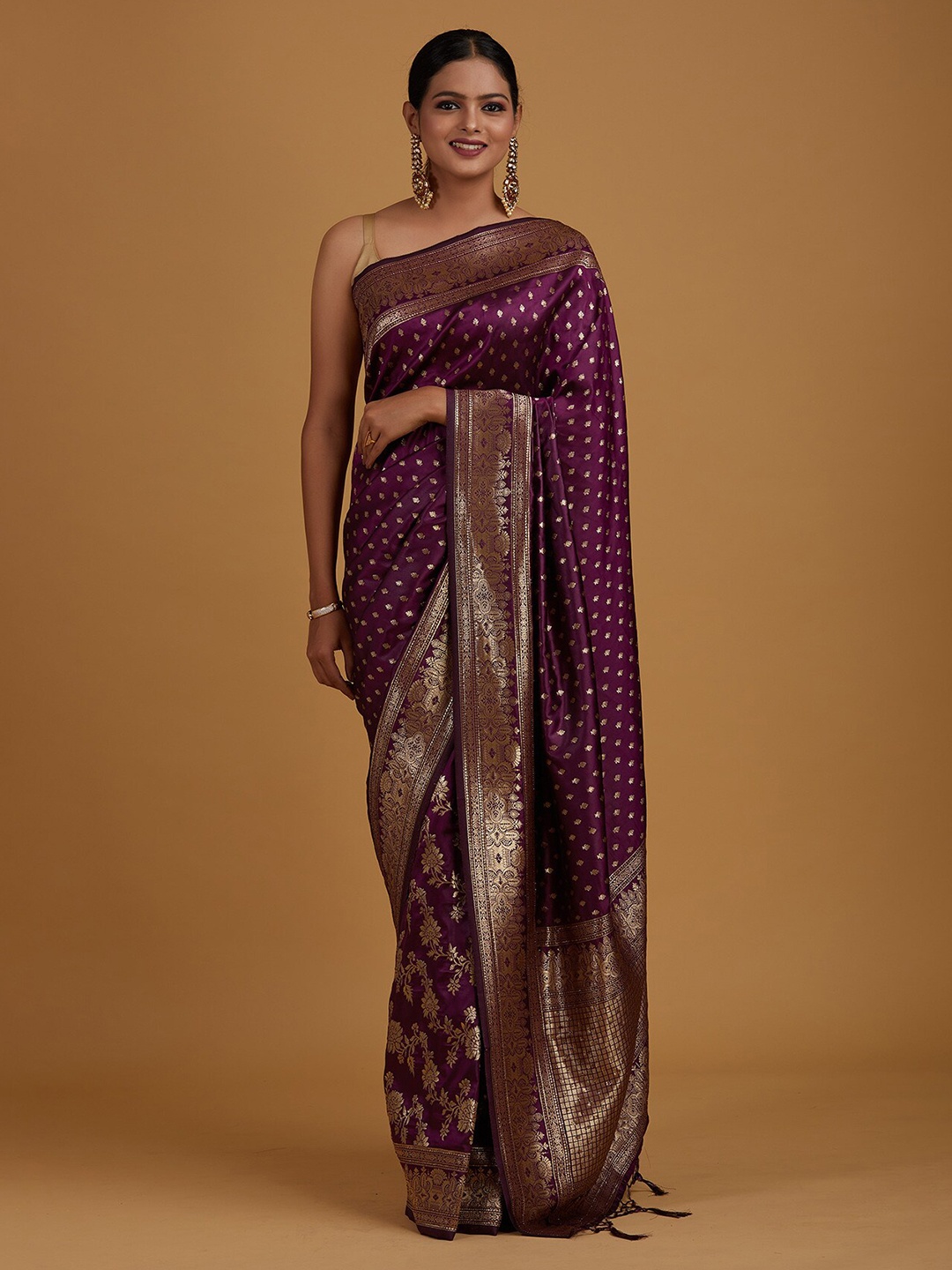 

Koskii Maroon & Gold-Toned Ethnic Motifs Zari Brocade Banarasi Saree