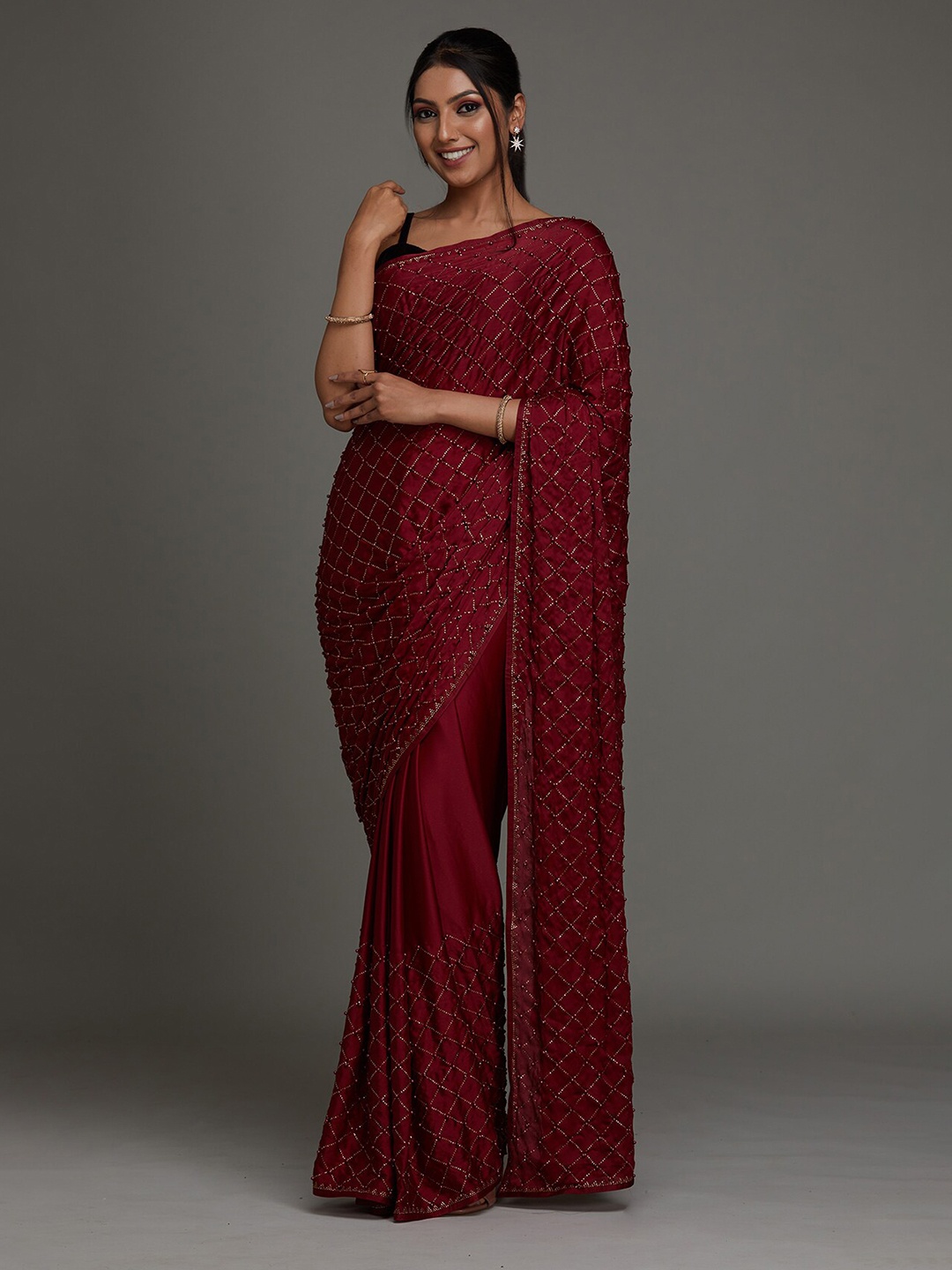 

Koskii Maroon & Silver-Toned Beads and Stones Saree