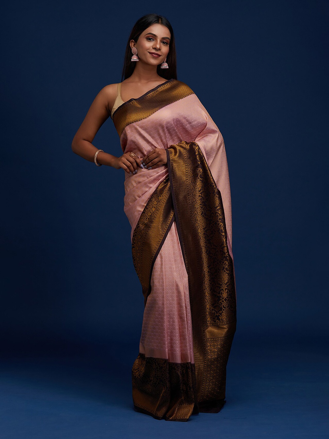 

Koskii Pink & Gold-Toned Woven Design Zari Art Silk Banarasi Saree