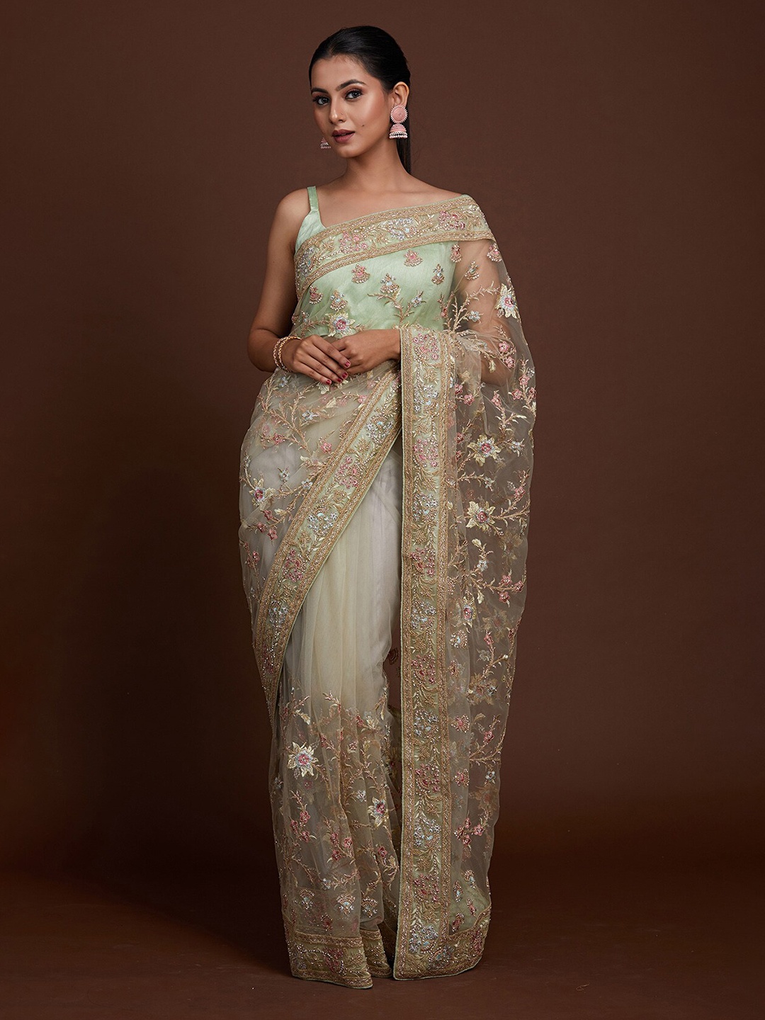 

Koskii Green & Gold-Toned Embellished Embroidered Supernet Heavy Work Saree