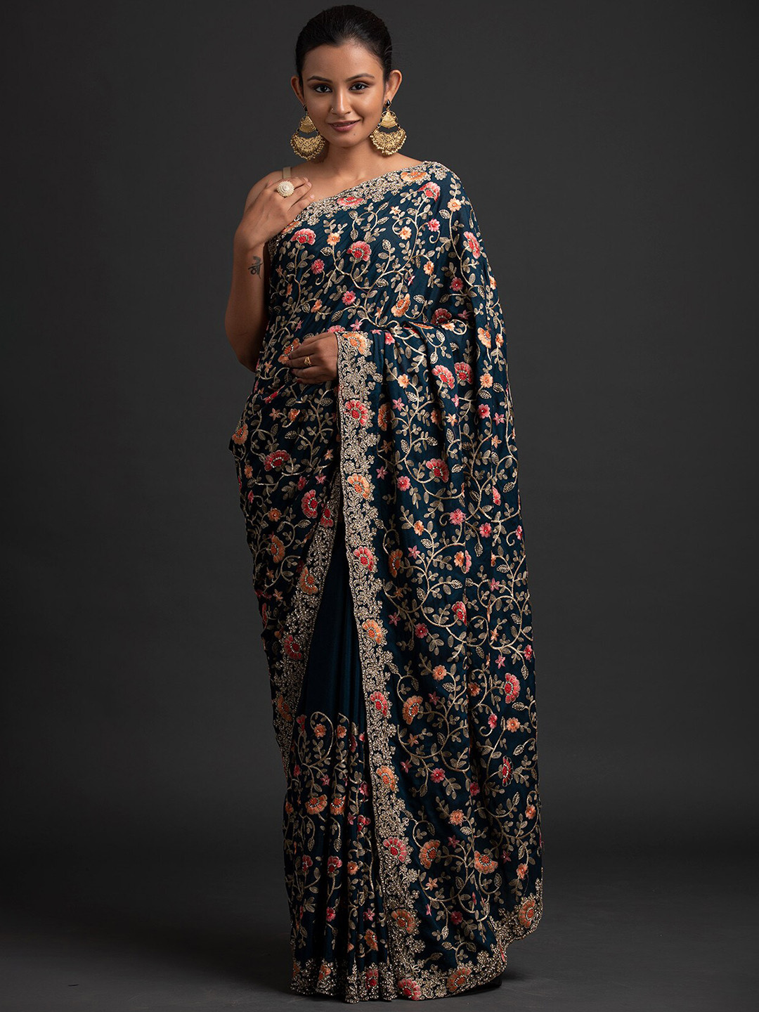 

Koskii Blue & Gold-Toned Floral Embroidered Poly Crepe Saree