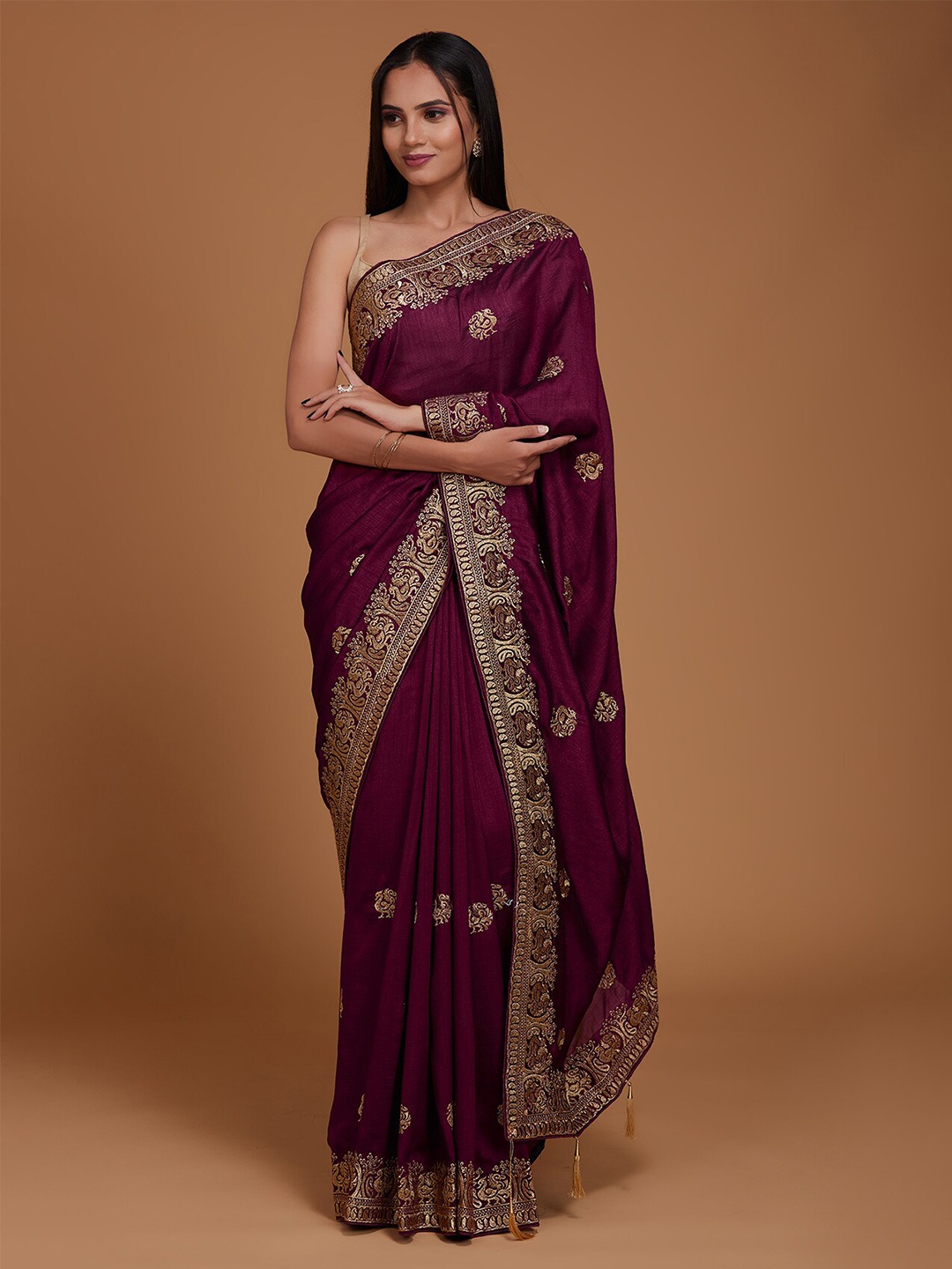 

Koskii Maroon & Gold-Toned Embroidered Art Silk Saree