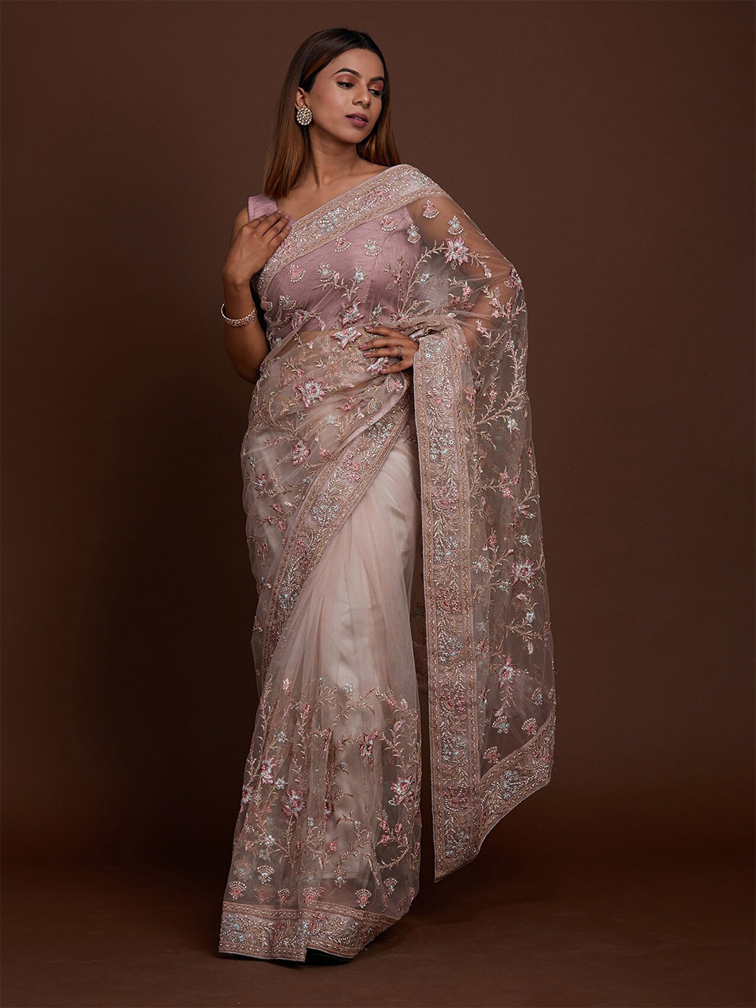 

Koskii Lavender Floral Embroidered Supernet Saree, Peach