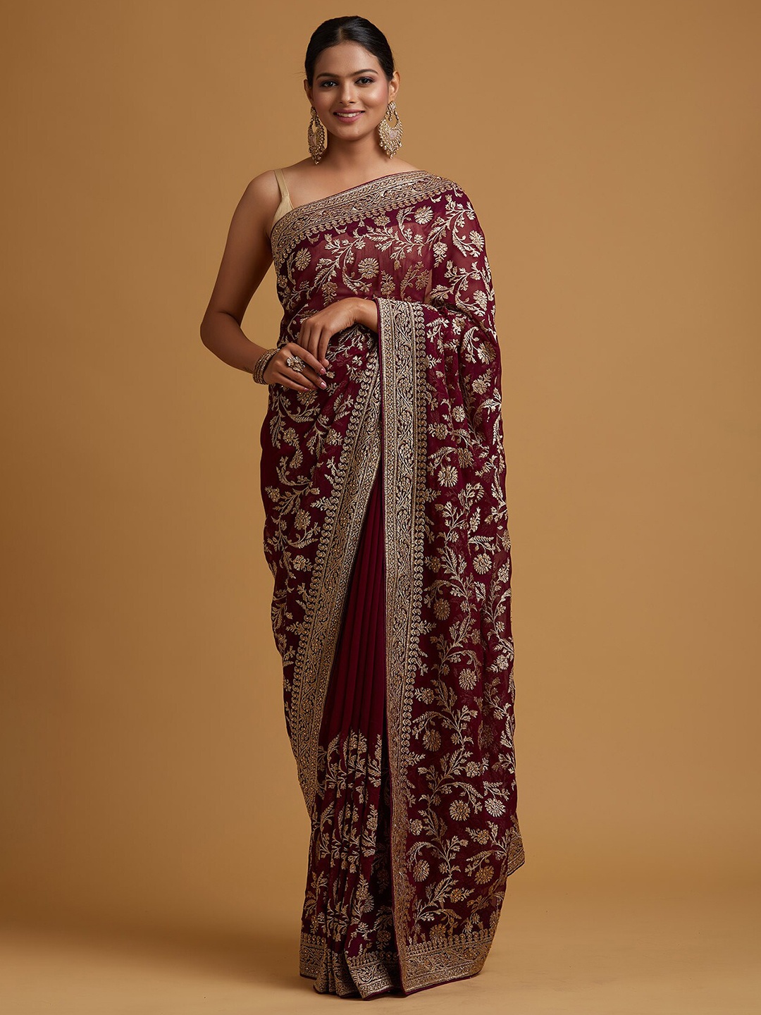 

Koskii Maroon & Gold-Toned Floral Zari Saree