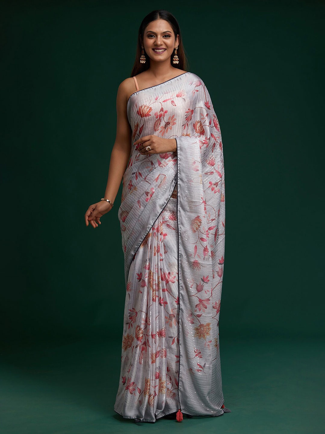 

Koskii Women Grey & Pink Floral Printed and Sequined Art Silk Saree
