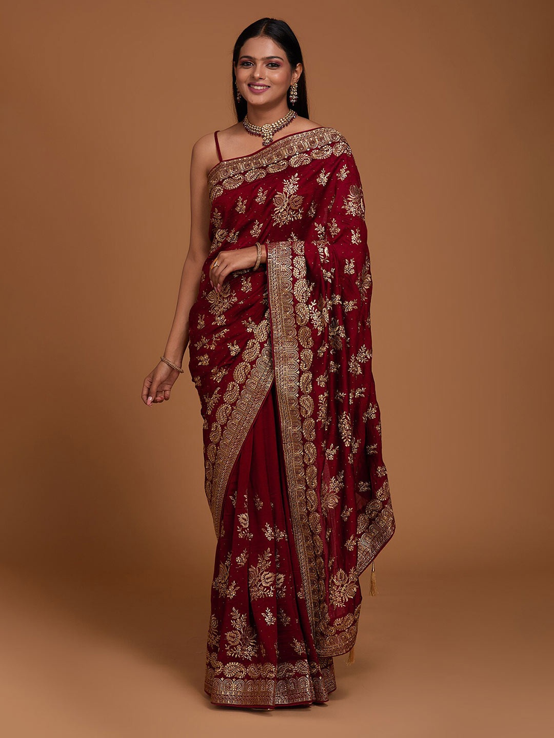 

Koskii Maroon & Gold-Toned Woven Design Zari Art Silk Saree