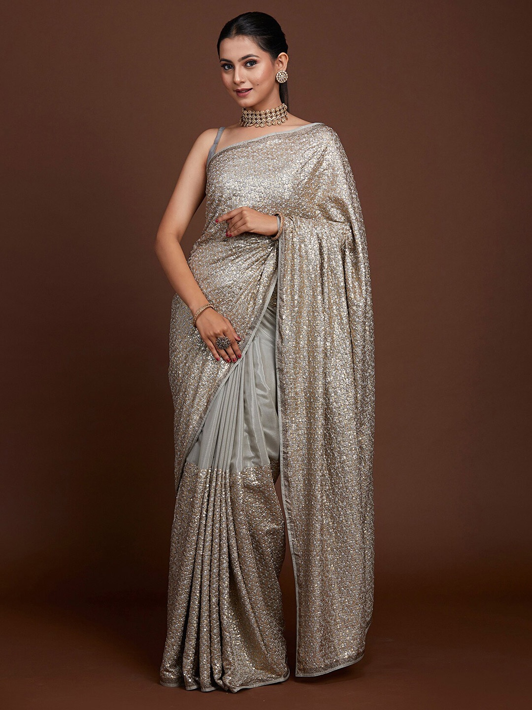 

Koskii Women Grey & Gold-Toned Sequinned Saree