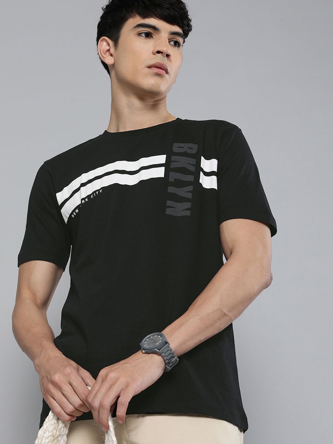 

HERE&NOW Men Black & White Striped Pure Cotton T-shirt