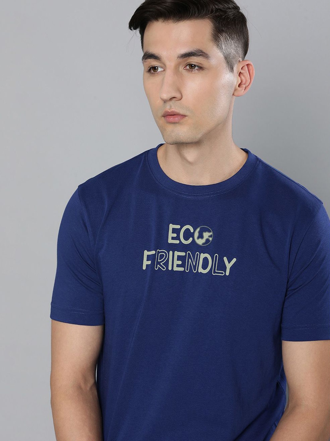 

HERE&NOW Men Navy Blue & Green Typography Printed Pure Cotton T-shirt