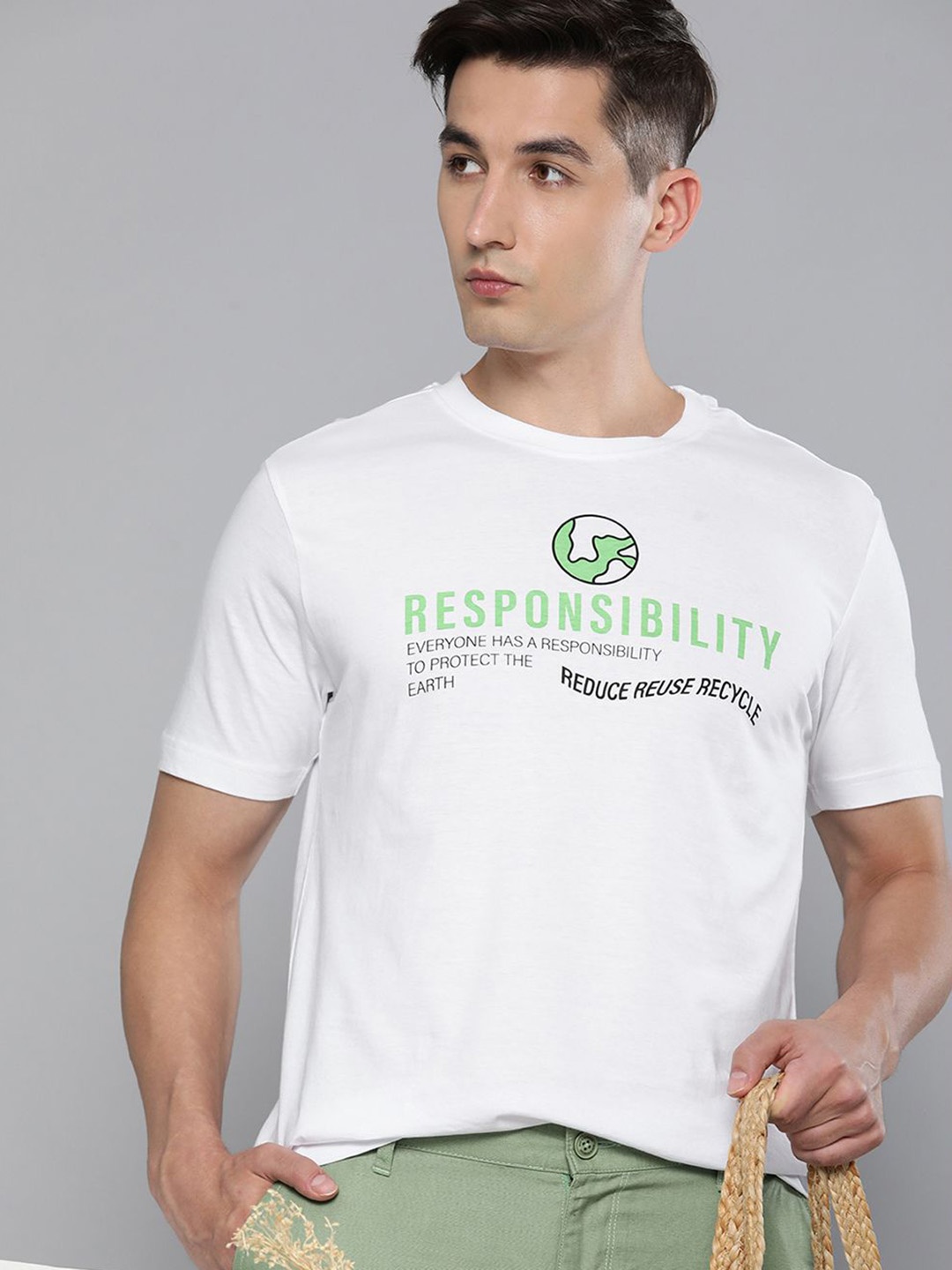 

HERE&NOW Men White & Black Typography Printed Pure Cotton T-shirt