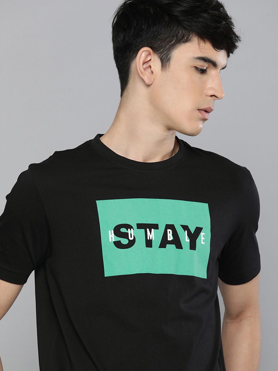 

HERE&NOW Men Black Typography Printed Pure Cotton T-shirt