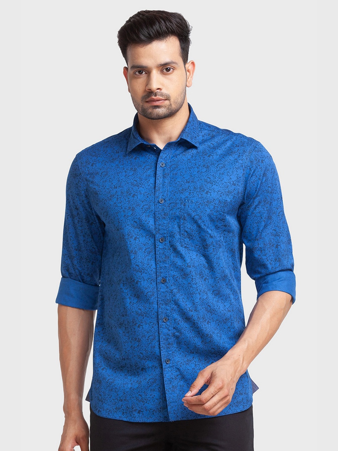 

ColorPlus Men Blue Tailored Fit Floral Printed Casual Shirt