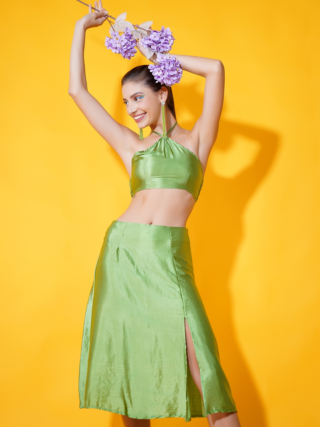 

Stylecast X Hersheinbox Women Green Solid Crop Top with Skirt