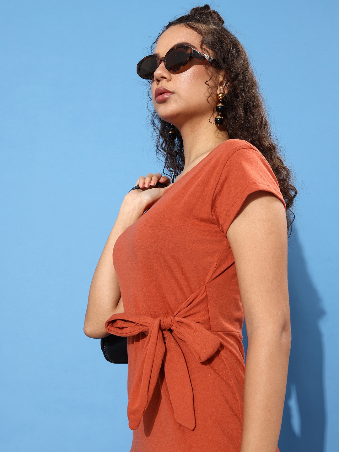 

Stylecast X Hersheinbox Women Beautiful Coral Solid Twist & Knot Dress