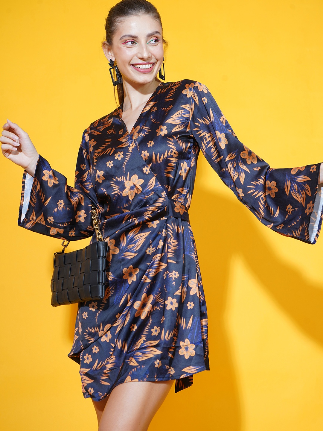 

Stylecast X Hersheinbox Flared Sleeves Floral Satin Dress, Black