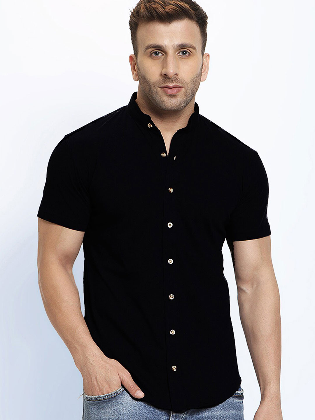

GESPO Men Black Solid Casual Shirt