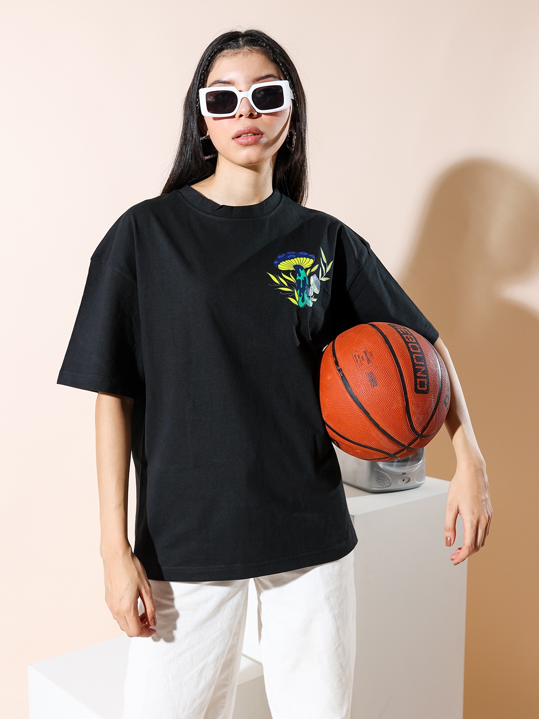 

Stylecast X Hersheinbox Women Black Graphic Tee