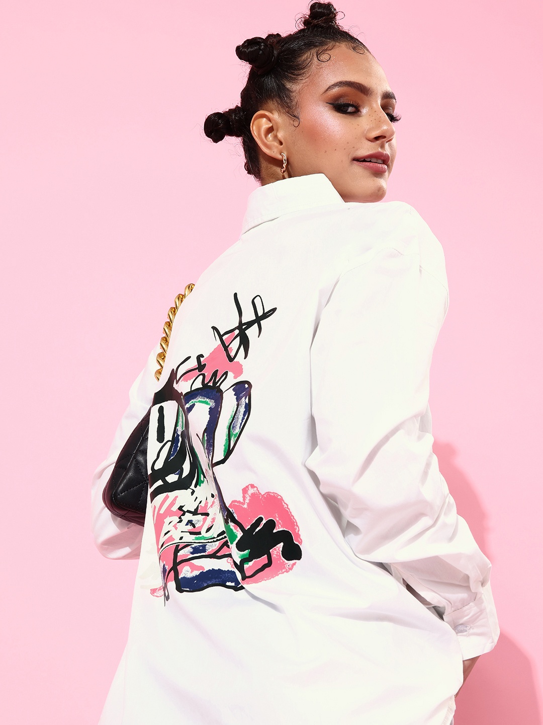 

Stylecast X Hersheinbox Women Beautiful White Graphic Graphic Shirt