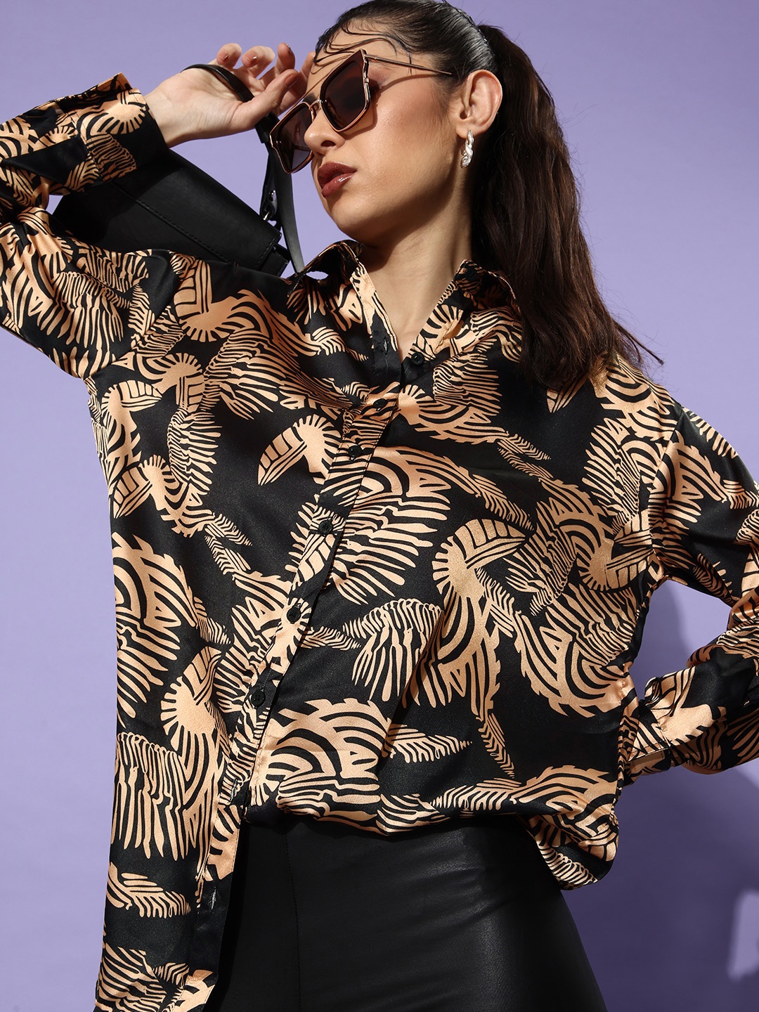 

Stylecast X Hersheinbox Women Classy Black Animal Printed Vacay Attire