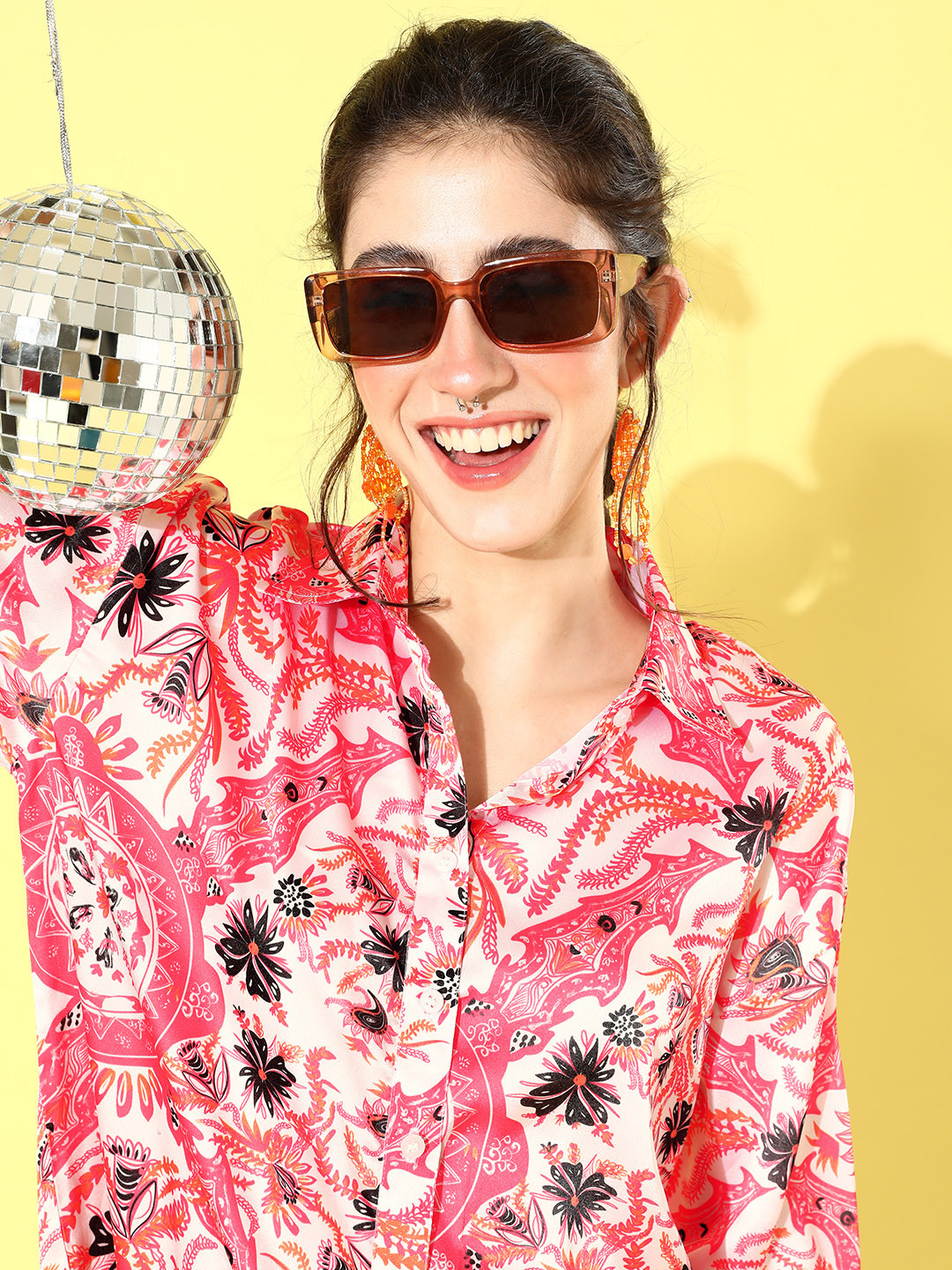 

Stylecast X Hersheinbox Women Pink Modern Boxy Floral Printed Casual Shirt