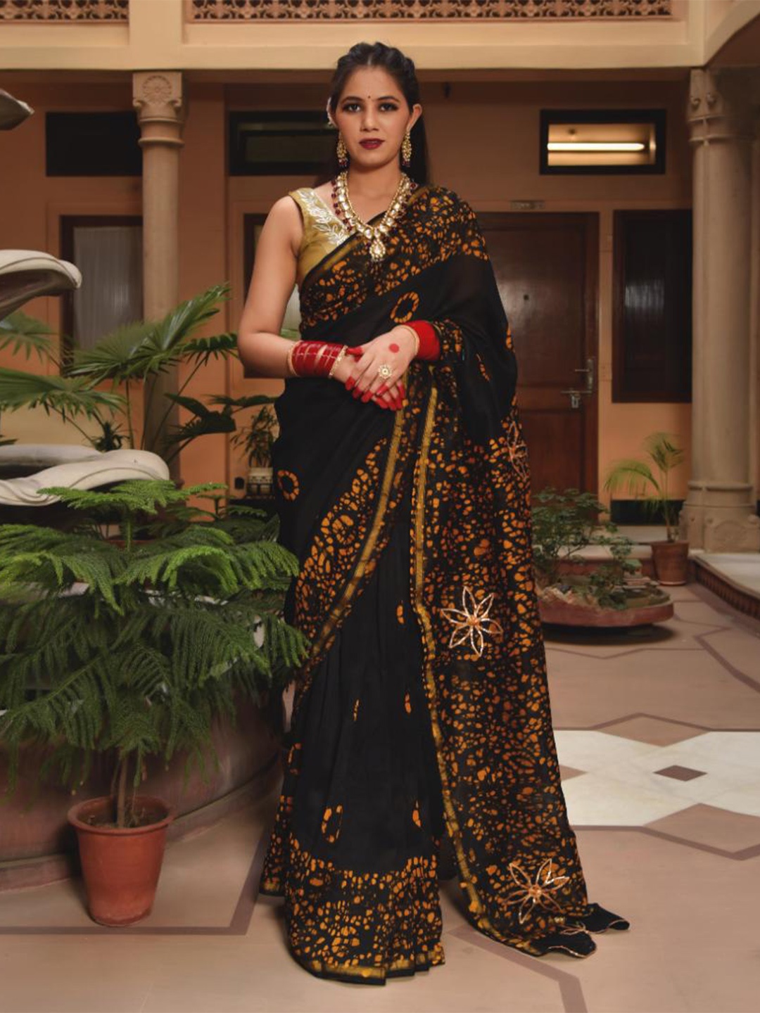 

Baisacrafts Women Black & Yellow Batik Art Silk Block Print Saree