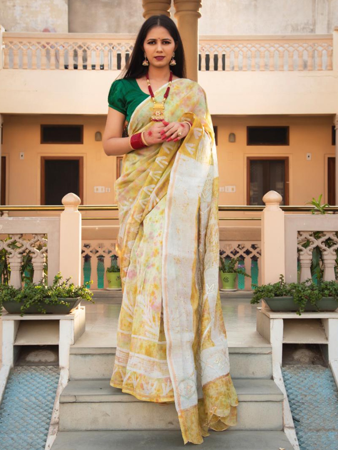 

Baisacrafts Yellow & Cream-Coloured Batik Art Silk Block Print Saree