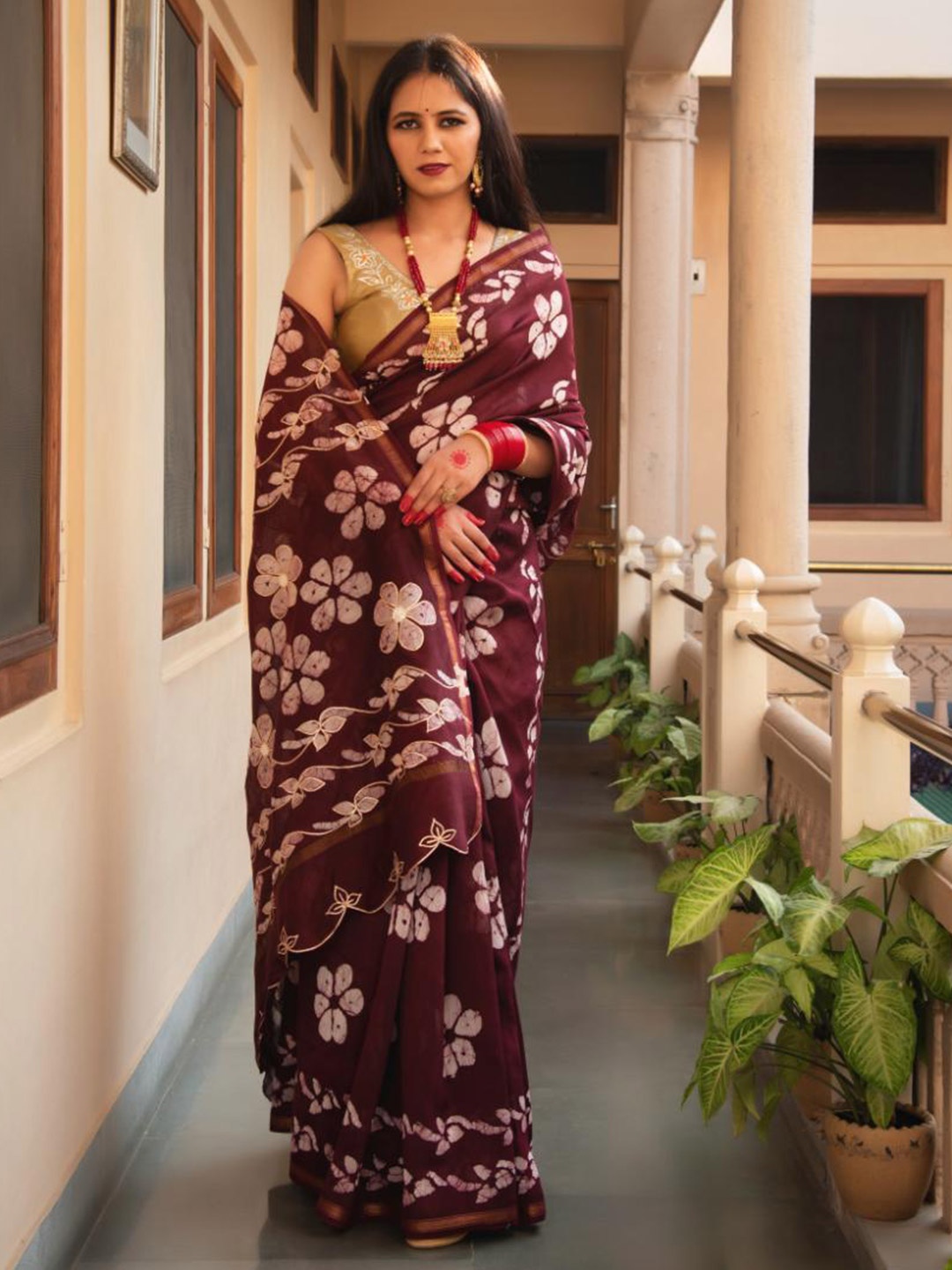 

Baisacrafts Maroon & White Batik Gotta Patti Art Silk Block Print Saree