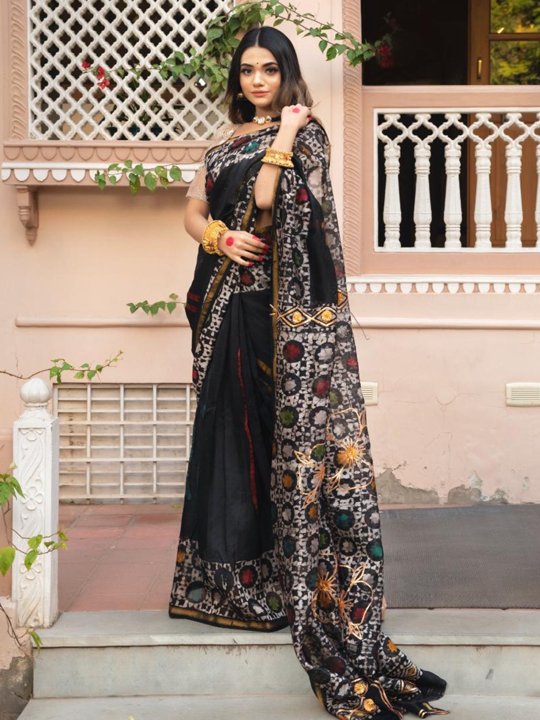 

Baisacrafts Women Black & Red Art Silk Printed Saree