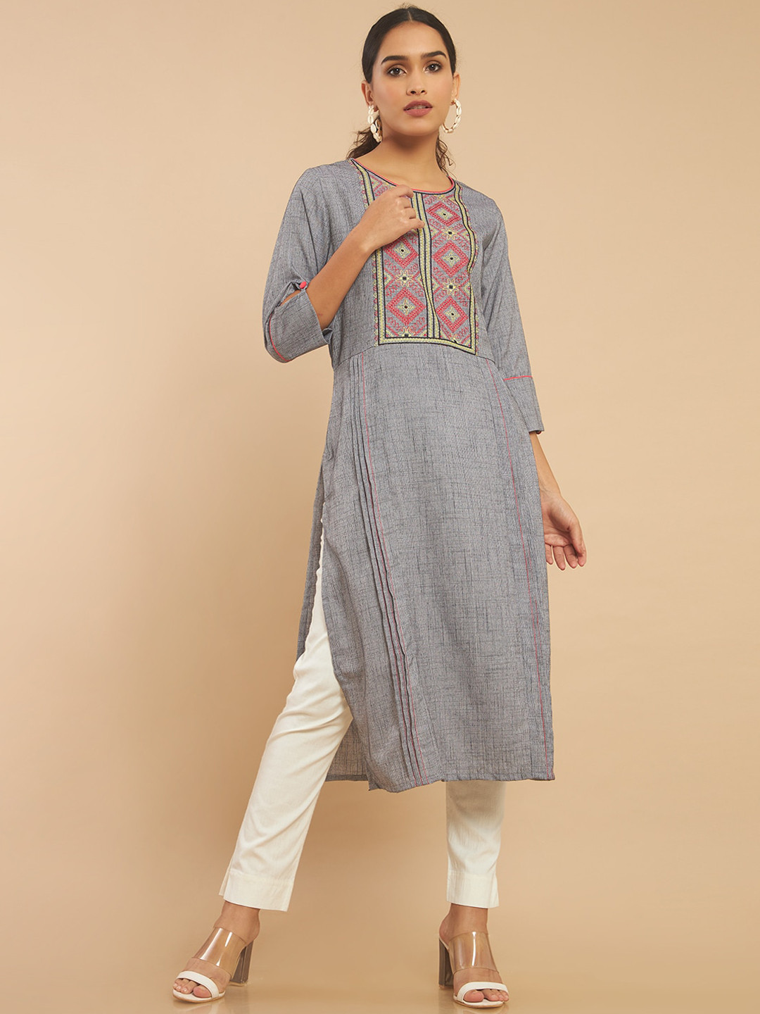 

Soch Women Grey Yoke Design Thread Work Kurta