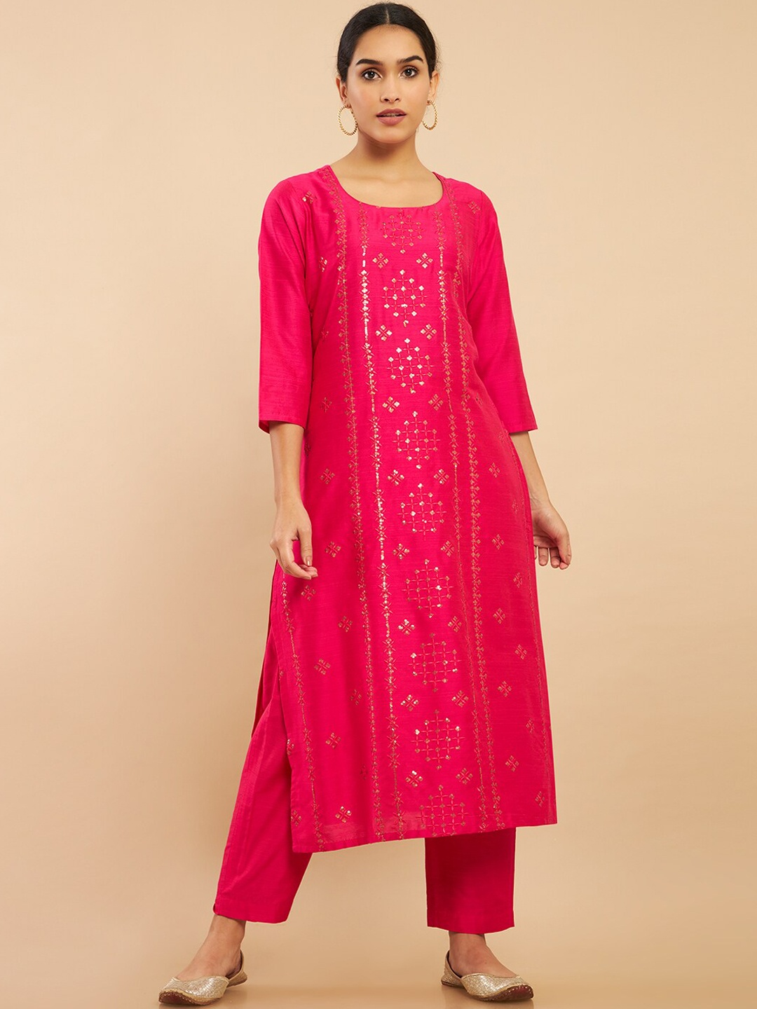 

Soch Women Fuchsia Floral Embroidered Sequinned Kurta with Trousers