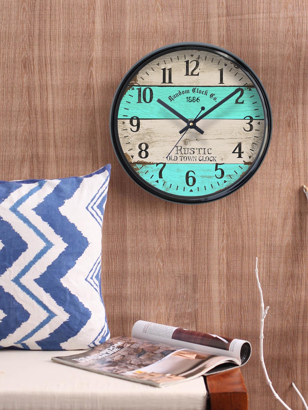 

RANDOM Green & Black Round Analogue Wall Clock