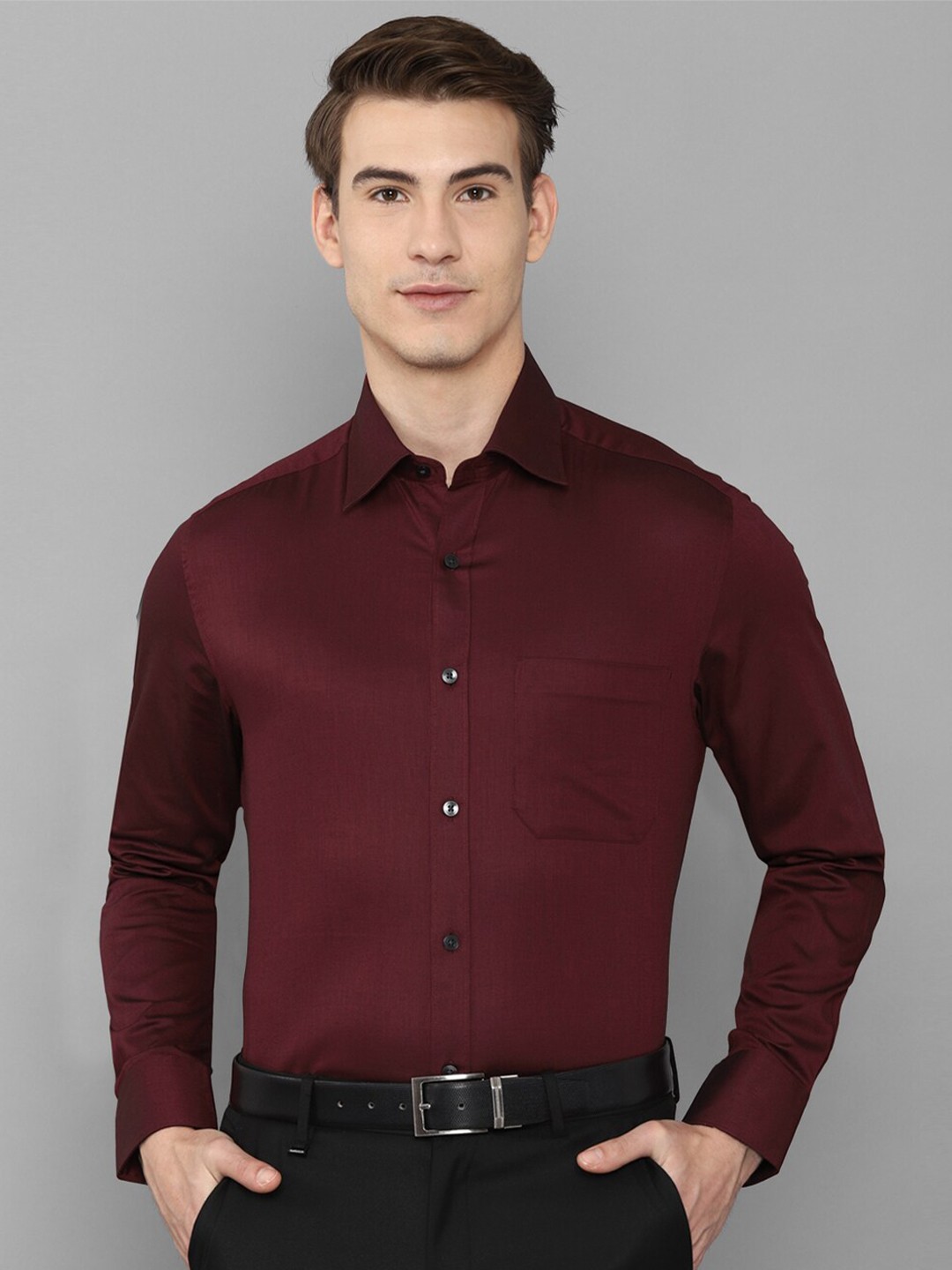 

Louis Philippe Men Maroon Solid Formal Shirt