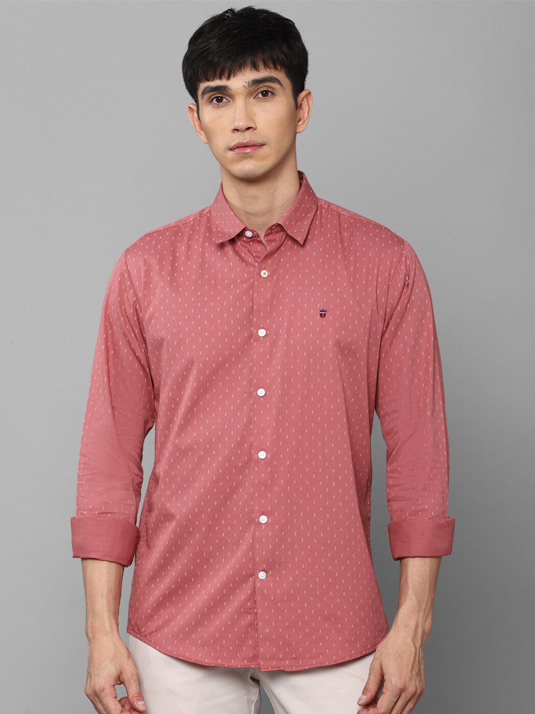 

Louis Philippe Sport Men Pink Slim Fit Printed Casual Shirt