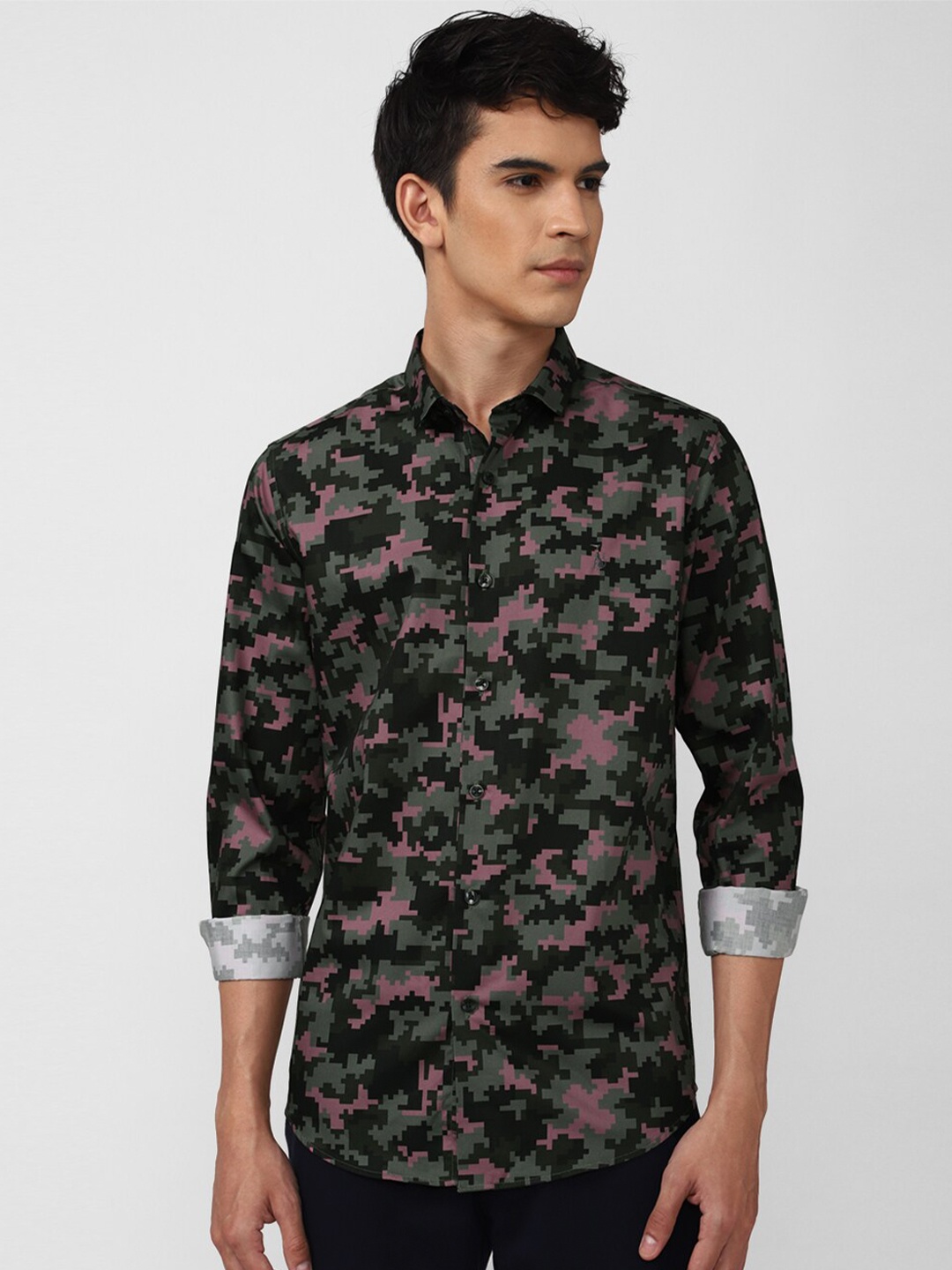 

SIMON CARTER LONDON Men Black & Green Slim Fit Floral Printed Casual Shirt