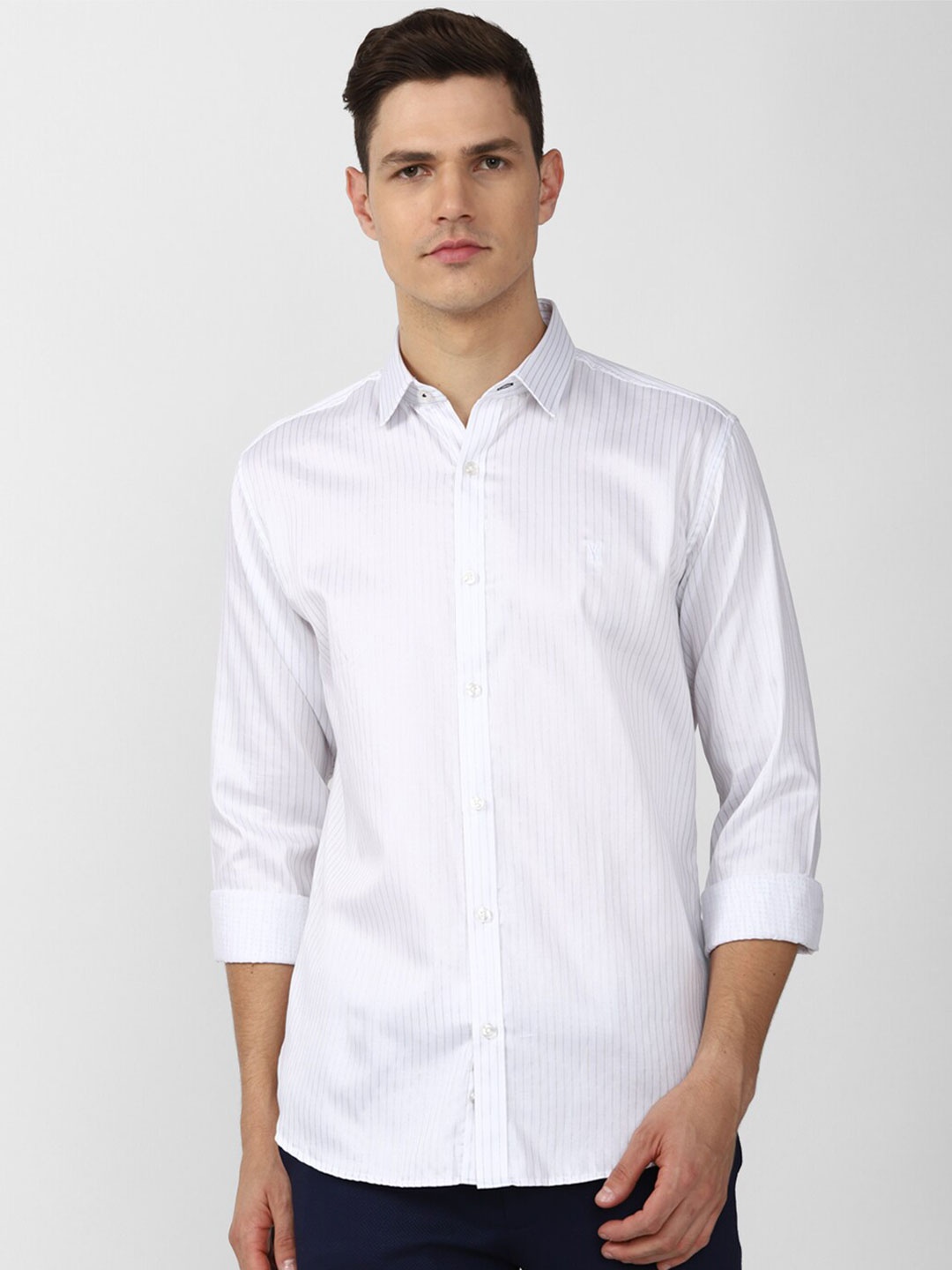 

V Dot Men White Slim Fit Striped Casual Shirt