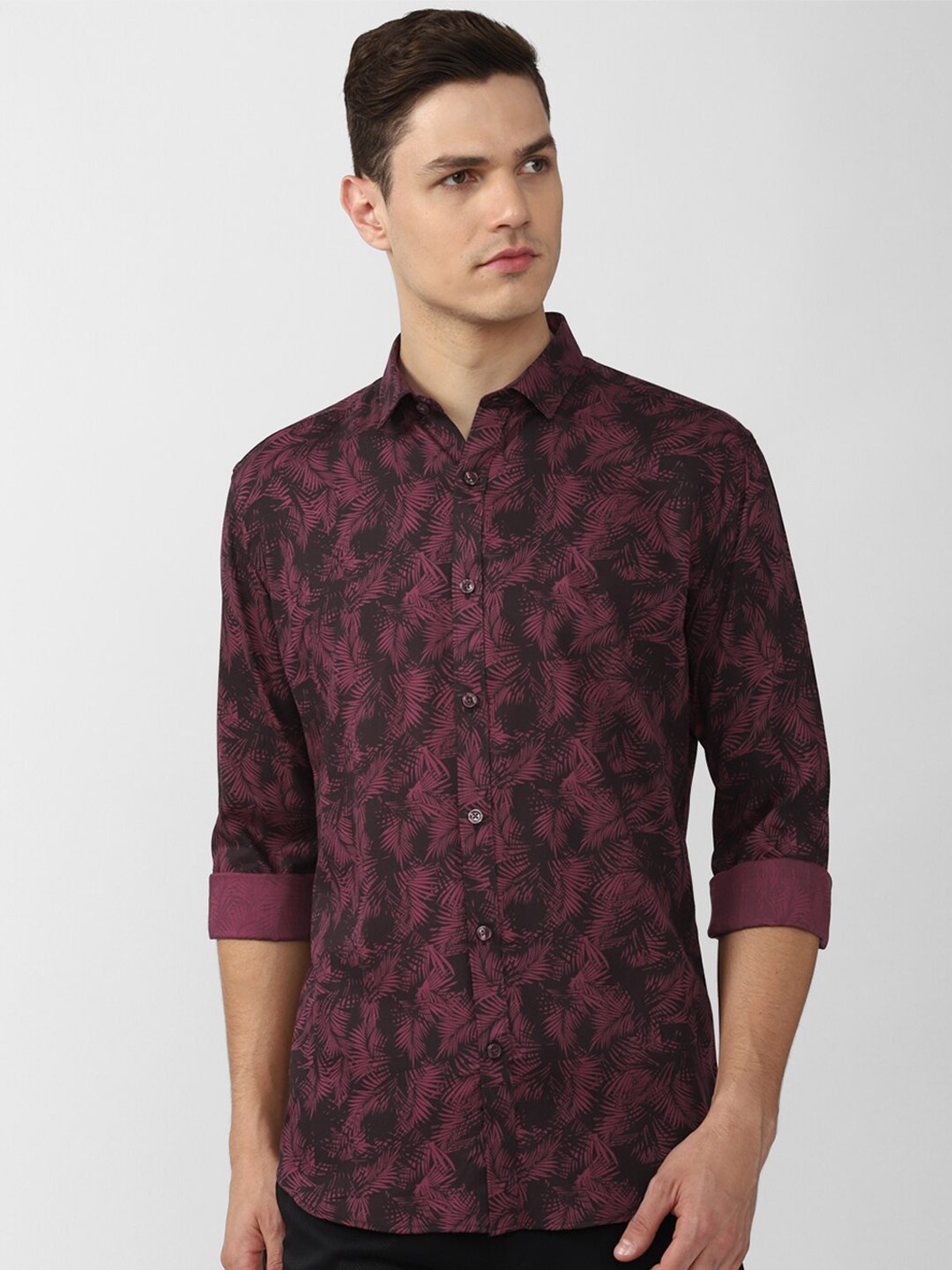 

V Dot Men Purple Slim Fit Printed Casual Shirt