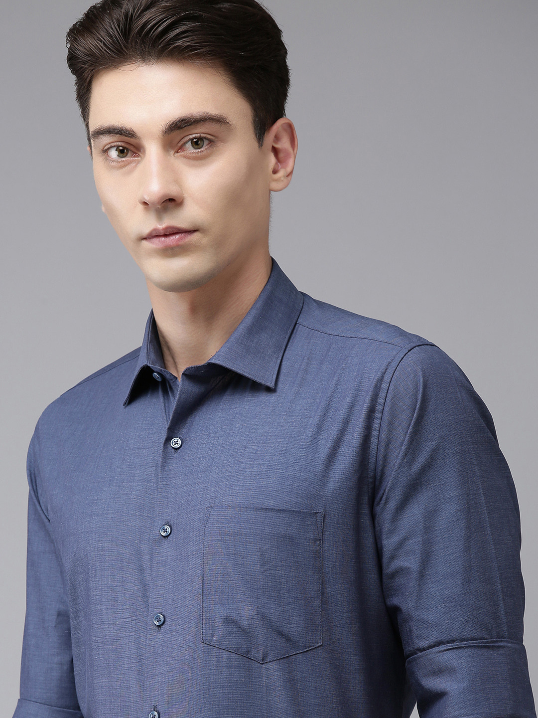 

Van Heusen Men Solid Slim Fit Pure Cotton Formal Shirt, Navy blue