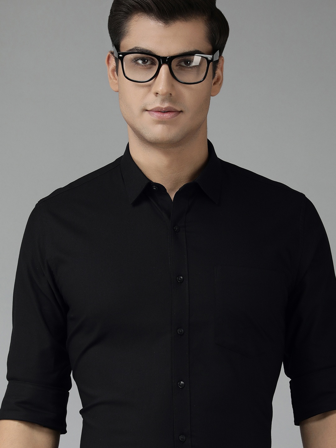 

Van Heusen Men Black Slim Fit Formal Shirt