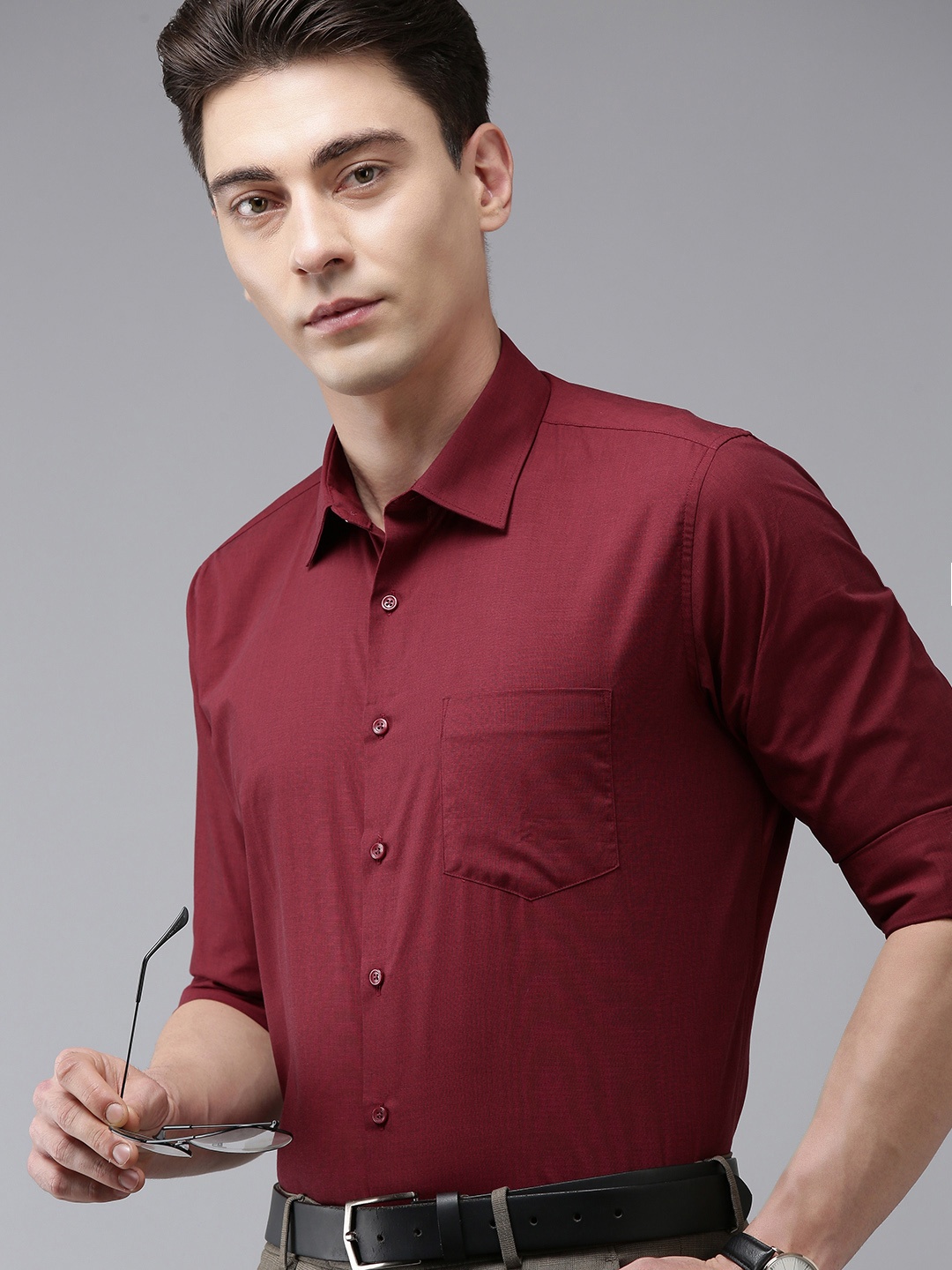 

Van Heusen Men Slim Fit Pure Cotton Formal Shirt, Maroon