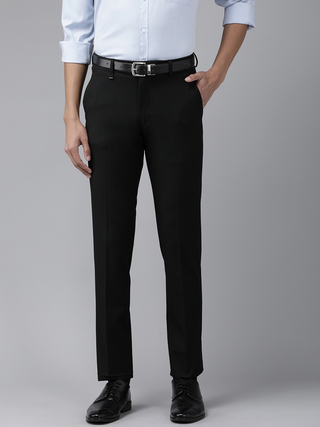 

Van Heusen Men Black Solid Slim Fit Formal Trousers