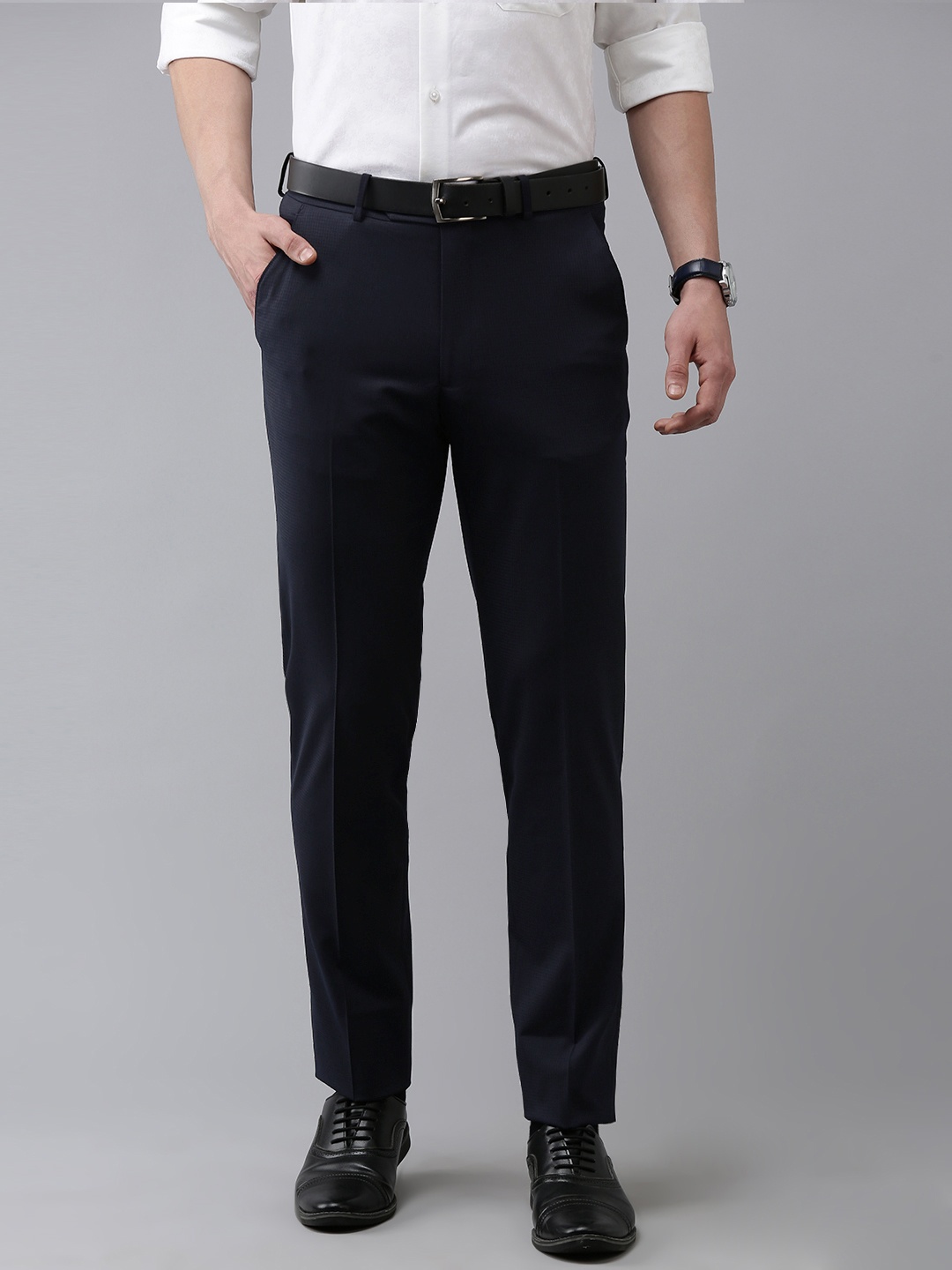 

Van Heusen Men Solid Slim Fit Formal Trousers, Navy blue