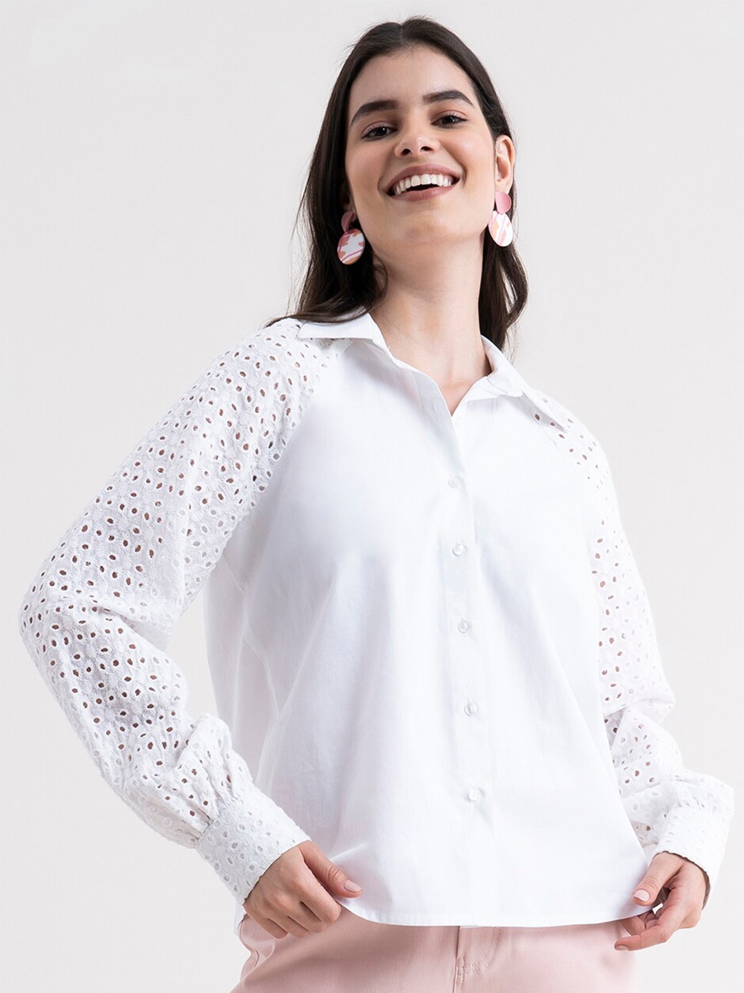 

FableStreet Women White Solid Comfort Raglan Sleeve Casual Shirt