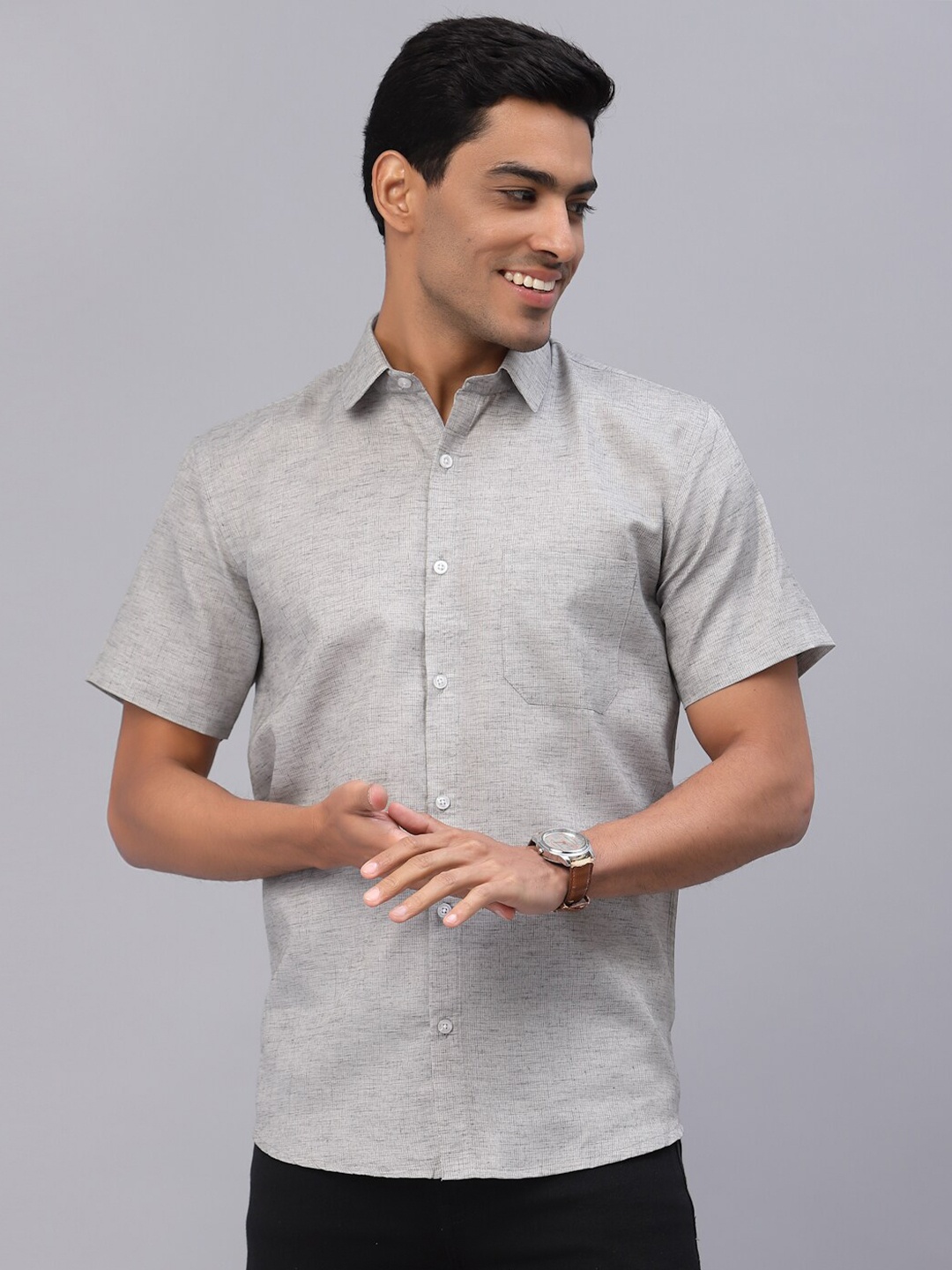 

NEUDIS Men Grey Solid Half Sleeves Classic Faded Formal Shirt