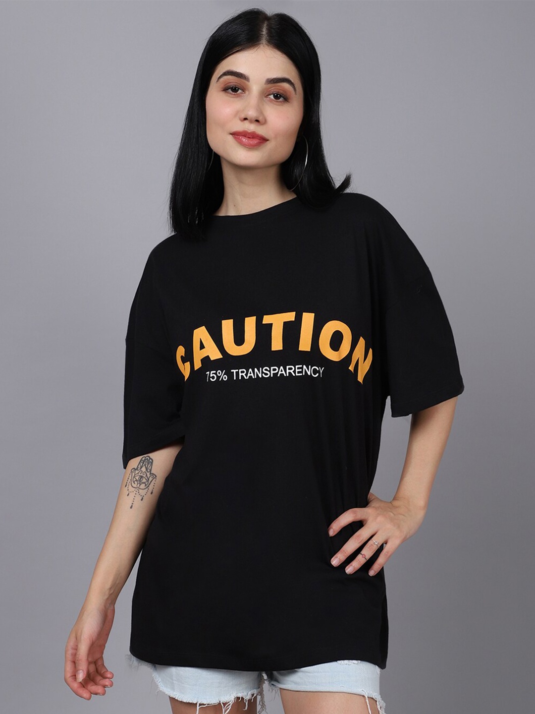 

DOOR74 Women Black Typography Printed Oversized Loose T-shirt