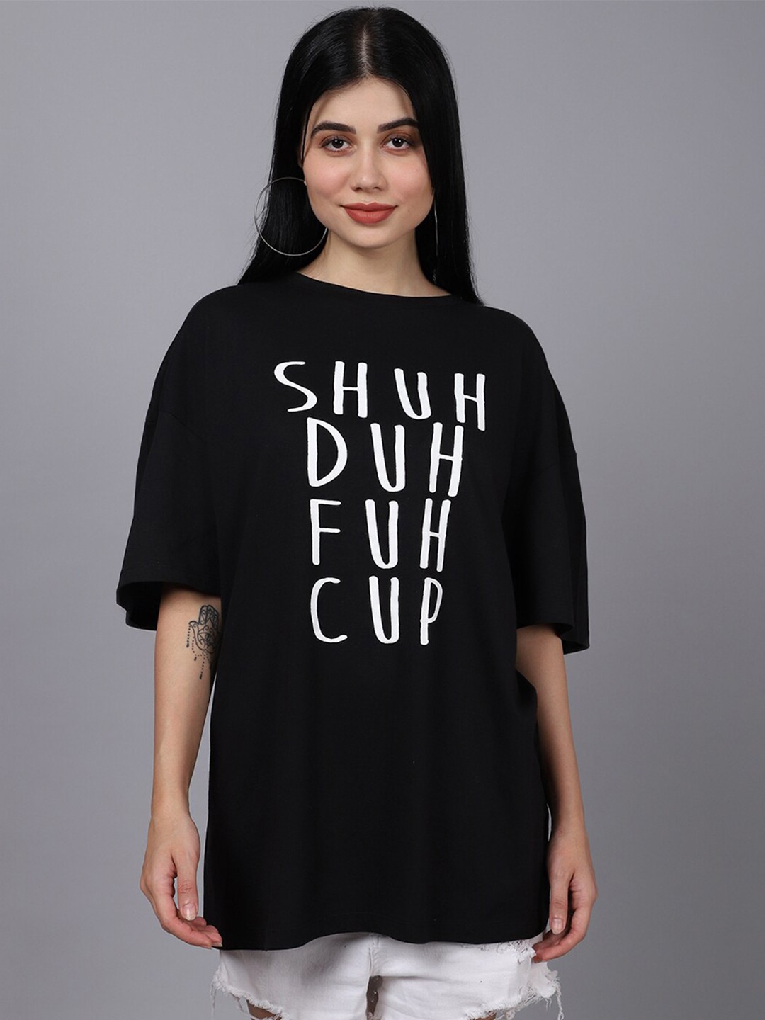 

DOOR74 Women Black Typography Printed Oversized Loose T-shirt