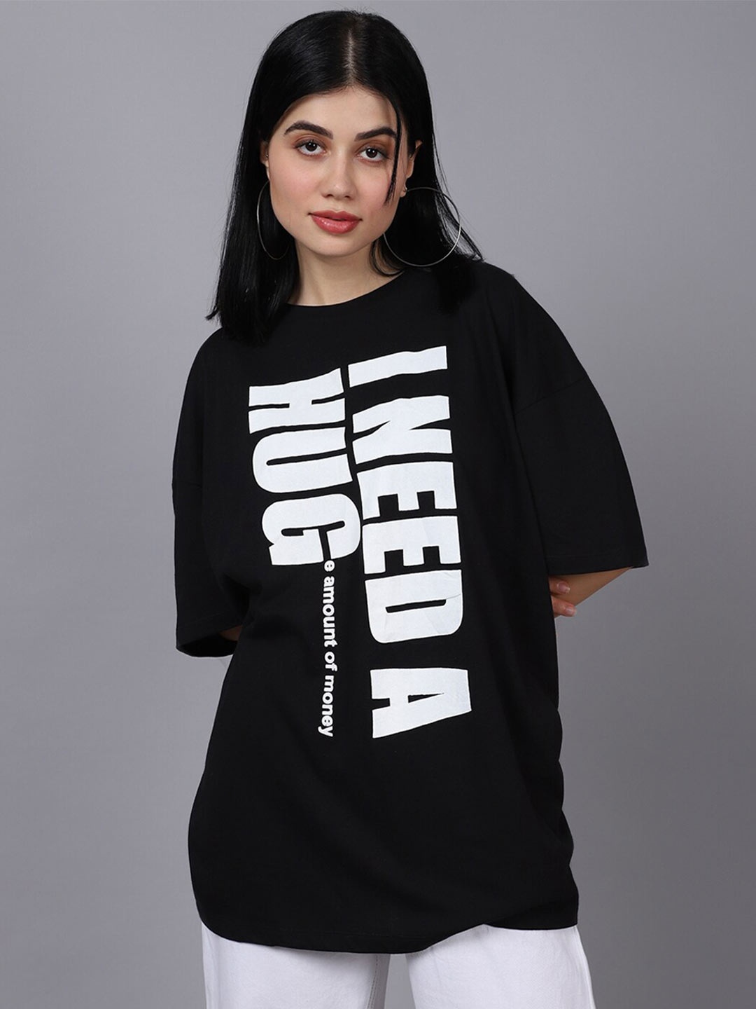 

DOOR74 Women Black Typography Printed Drop-Shoulder Sleeves Loose T-shirt