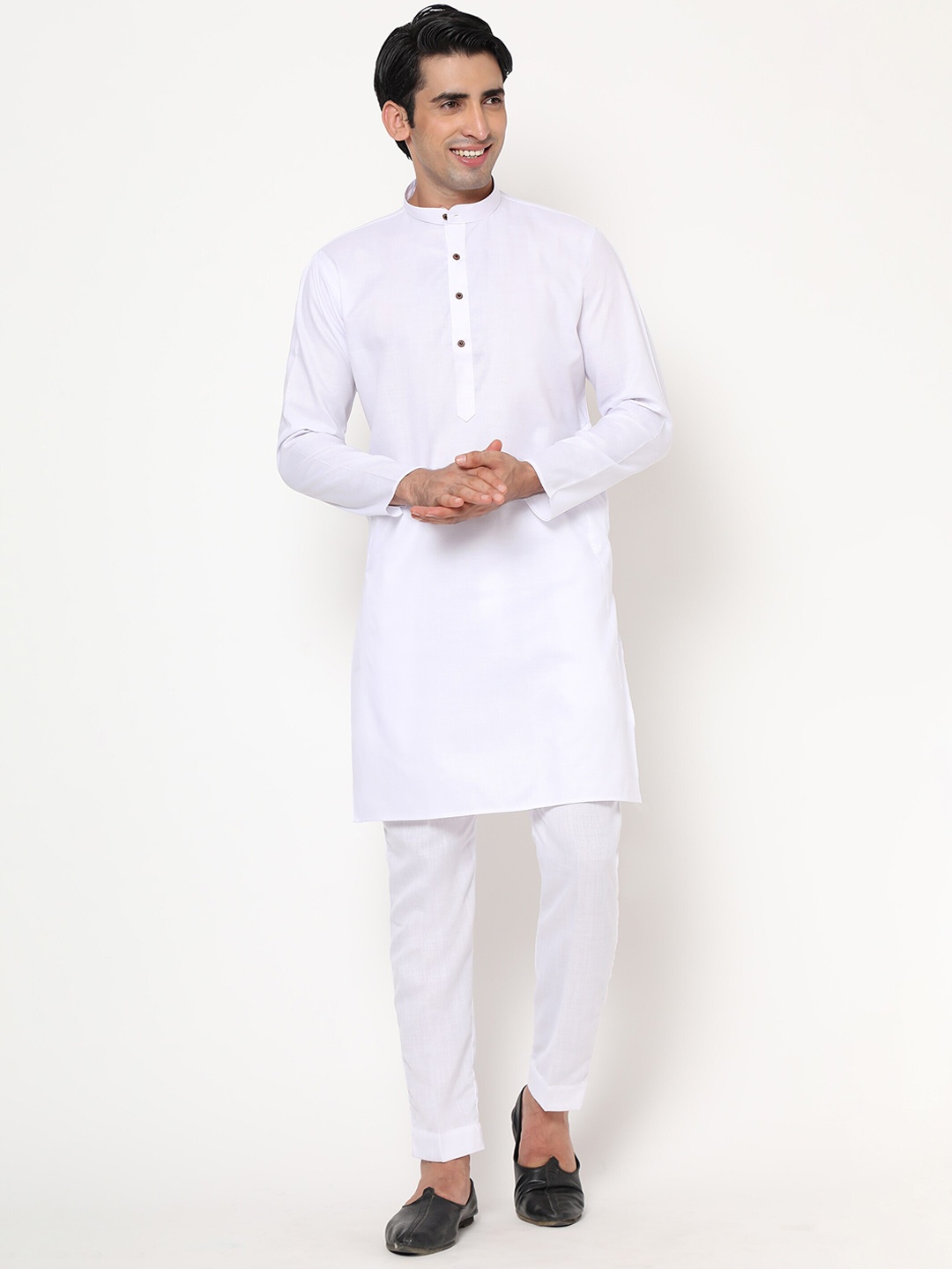

GoStyle Men White Pure Cotton Kurta with Pyjamas