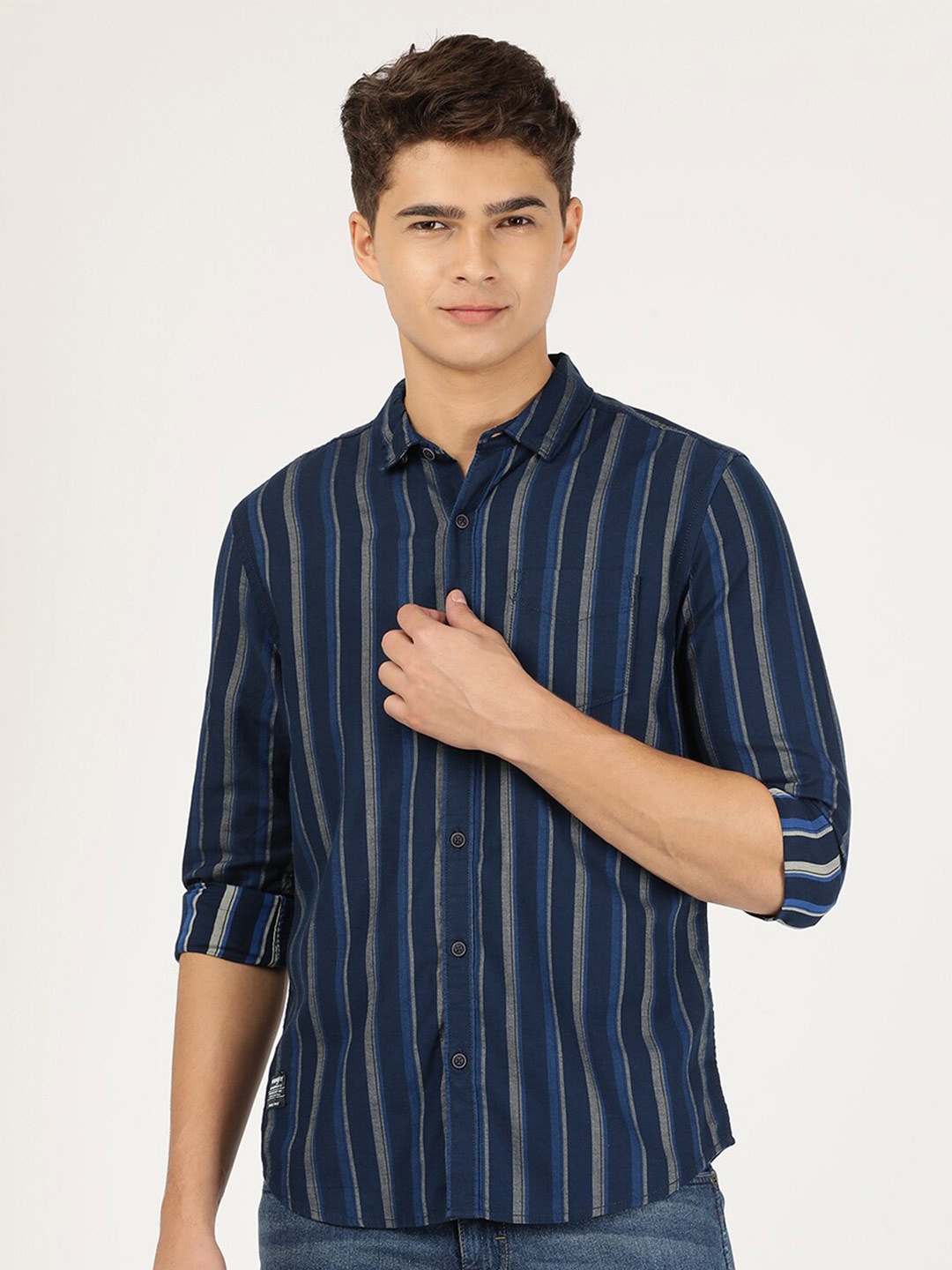 

Wrangler Men Blue Striped Regular Fit Casual Shirt